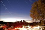 Filé d'étoiles de frontales et voitures (410x15s) sur une bonne partie de la soirée. Beaucoup de pollution lumineuse à première vue !