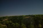 B12 : Vue de la vallée du Pressoir depuis l’autre côté. Le 25 juin 2024, NEX-5T, f/2, 200 ISO, 20s.