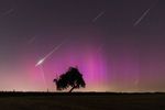 D12 : Sept belles Perséides dont un bolide en 25 minutes et une belle activité aurorale pendant un quart d’heure. Le 12 août 2024 à Ense dans le centre de l’Allemagne, EOS R6 II, 24mm, f/1.8, 3200 ISO, 3,2s.